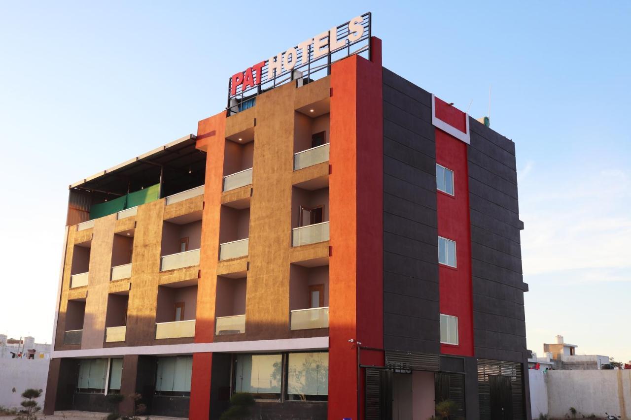 Pat Hotels Indaur Kültér fotó