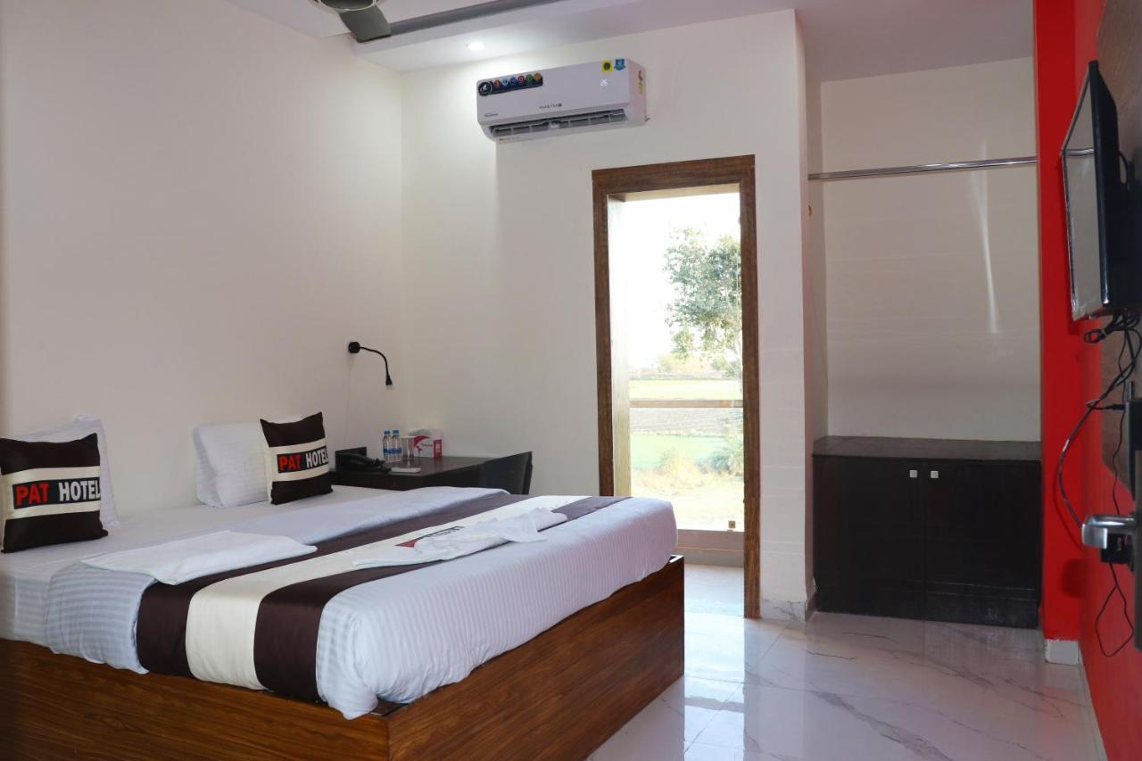 Pat Hotels Indaur Kültér fotó