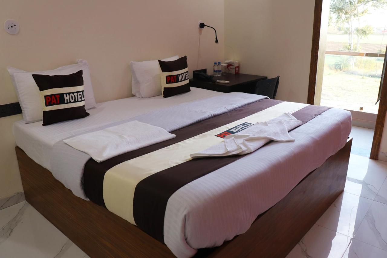 Pat Hotels Indaur Kültér fotó