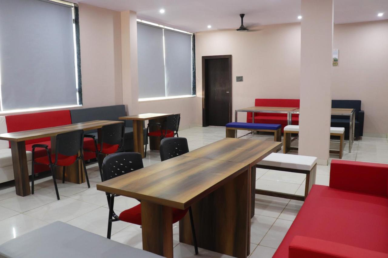 Pat Hotels Indaur Kültér fotó